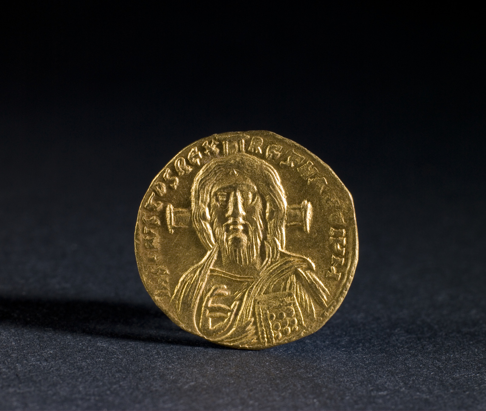 Solidus of Byzantine Empire with Bust of Jesus Christ, minted under  Justinian II - Saint Louis Art Museum, image size:1600x1355