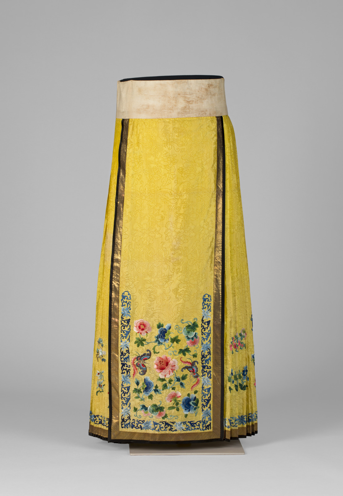 Han Chinese Woman's Skirt (qun) with Design of Flowers and